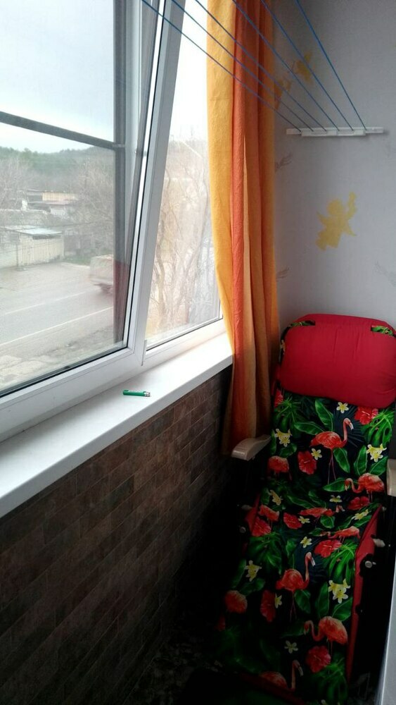 2-к. квартира 54 кв.м, 3/9