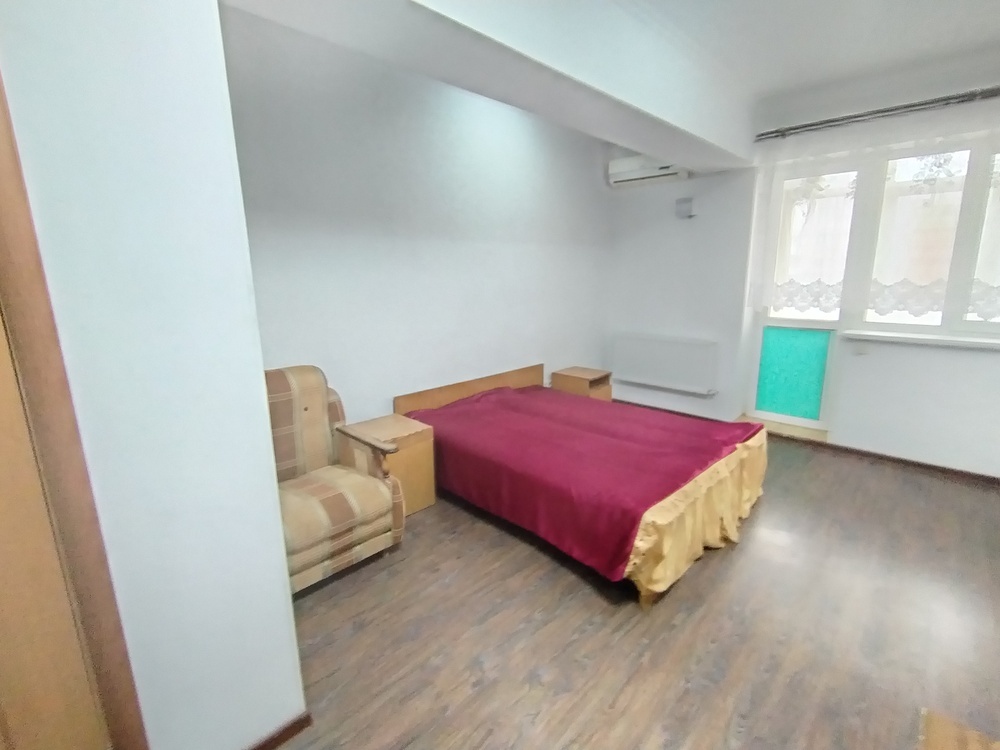 2-к. квартира 75 кв.м, 2/9