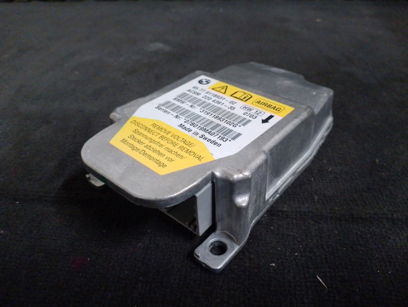 Блок управления AIR BAG / подушкой безопасности БМВ Е60 Е61 / BMW 5 Е60 Е61 2003-2009г.\nОригинал.\nРабочий. Без краш дата.\nКонтрактная запчасть из Японии. Без пробега по РФ. Отправим в регионы ТК.\nНа этот автомобиль есть и другие запчасти.
