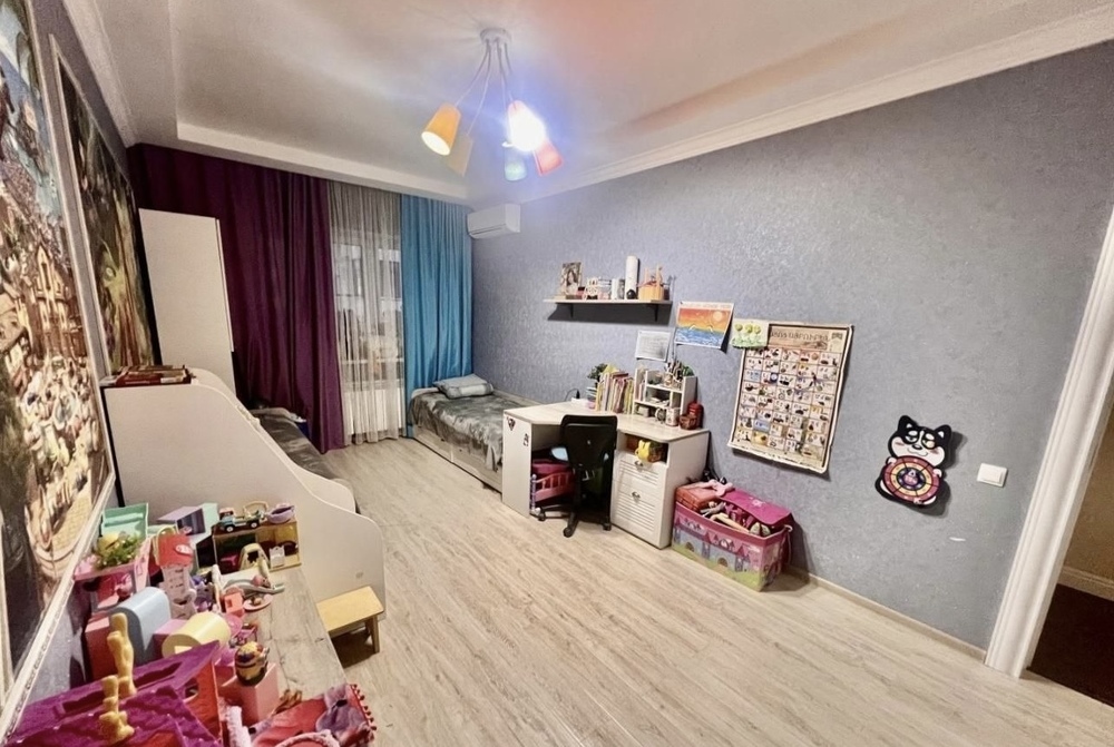 2-к. квартира 90 кв.м, 2/5