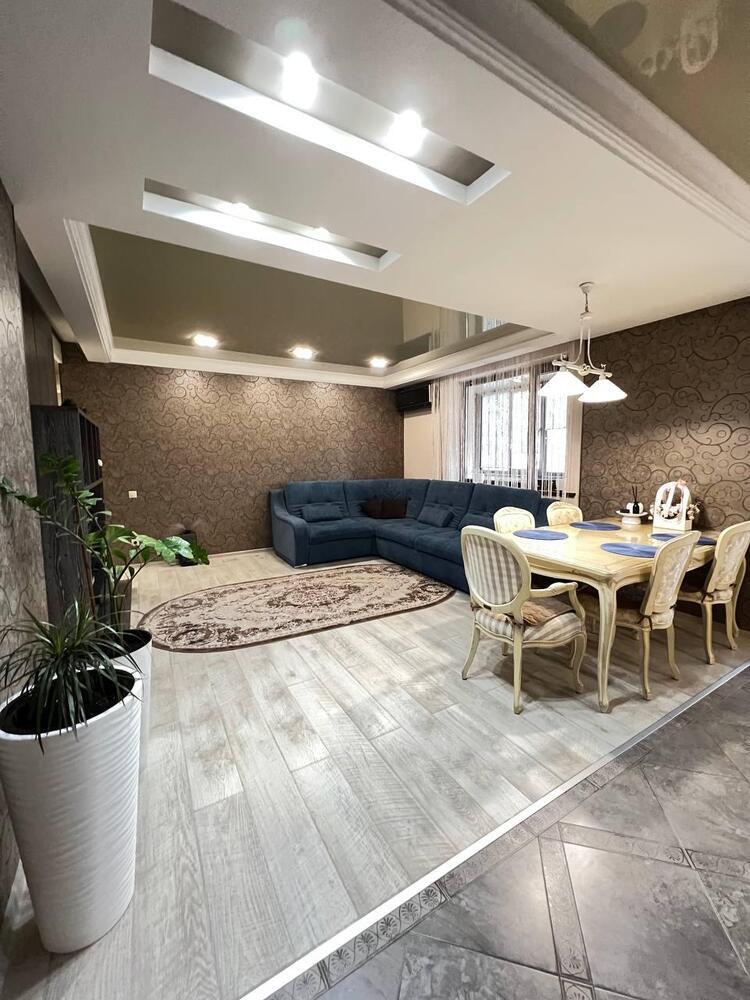4-к. квартира 145.7 кв.м, 9/9