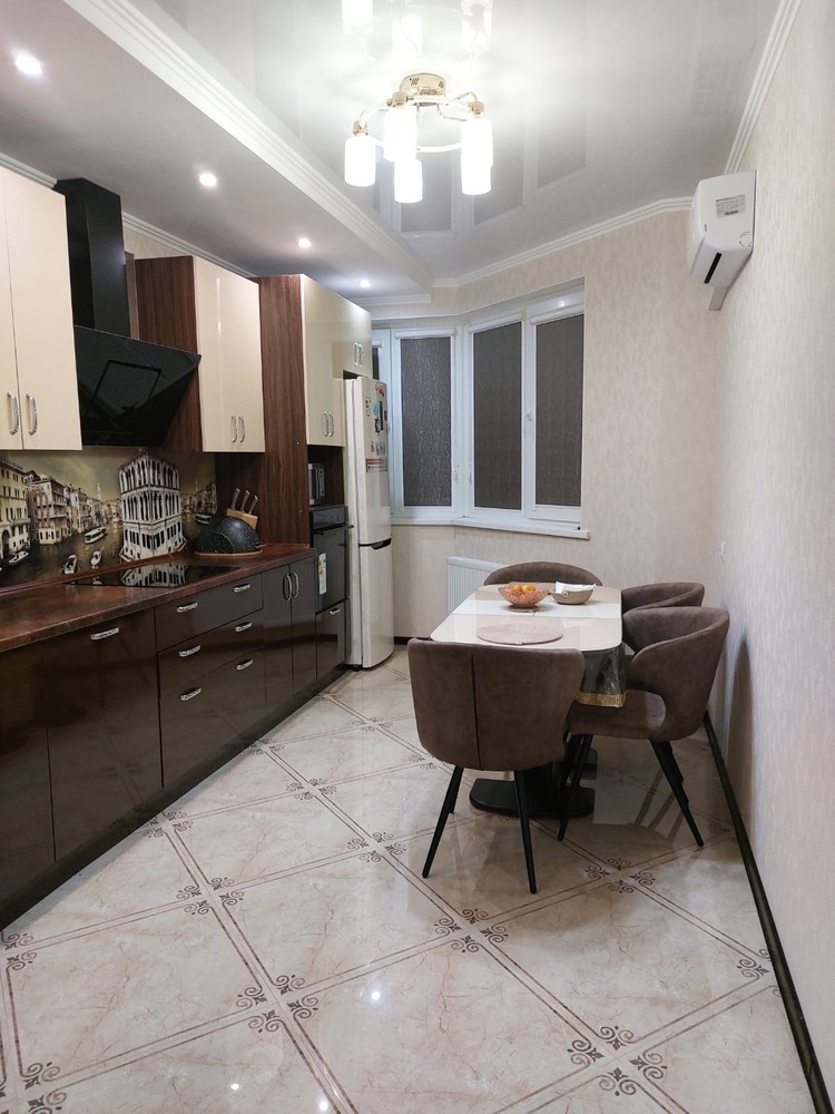 2-к. квартира 94 кв.м, 2/9