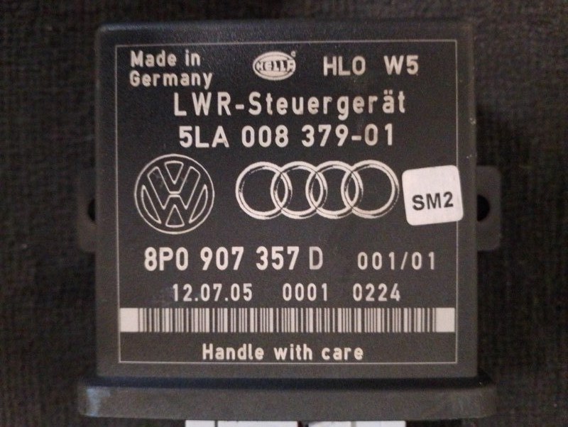 Блок электронный корректора / эбу регулировки угла наклона фар на Audi A4 B7 / Ауди А4 Б7 2005-2007г. \nОригинал.\nВ отличном состоянии. Без дефектов.\nГарантия на установку и проверку.\nКонтрактная запчасть из Японии. \nОтправим в регионы ТК.\nНа этот ав
