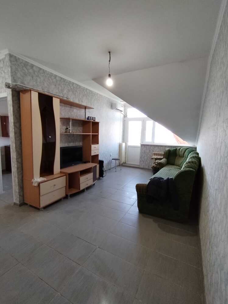 1-к. квартира 42 кв.м, 3/3
