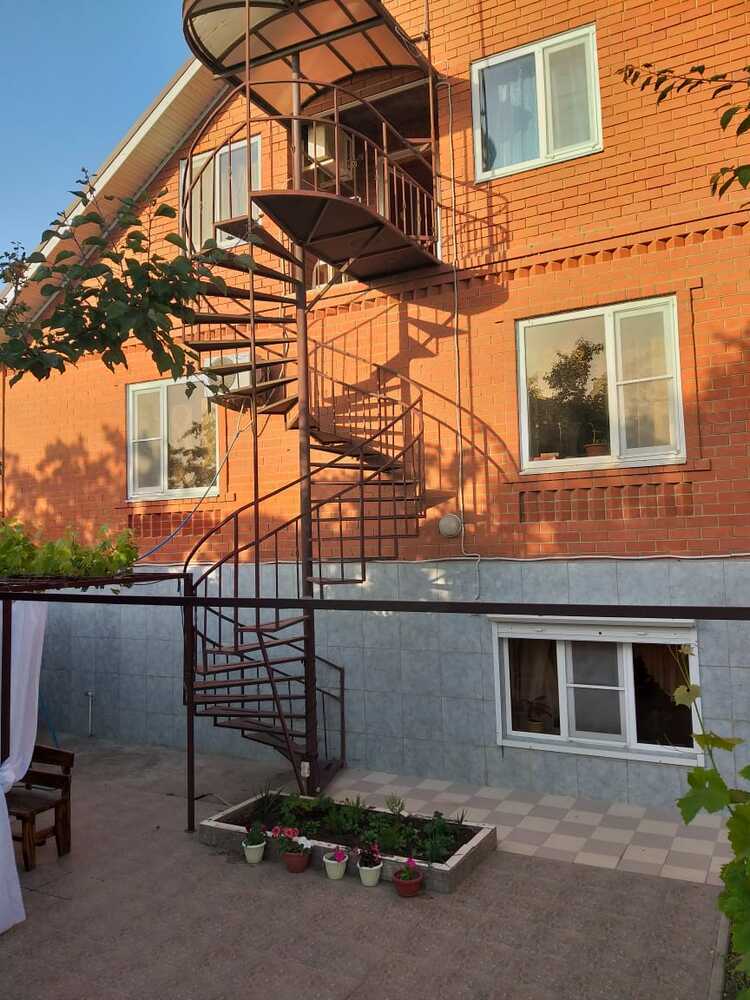Дом 312.2 кв.м на участке 6.85 сот
