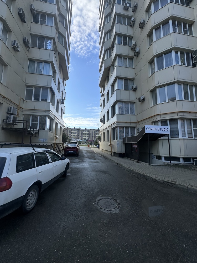 1-к. квартира 56.7 кв.м, 1/12