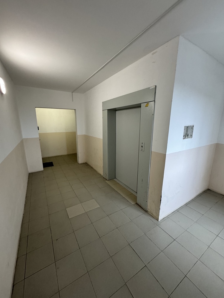 3-к. квартира 81 кв.м, 2/9
