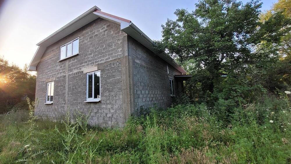 Дом 200 кв.м на участке 10 сот