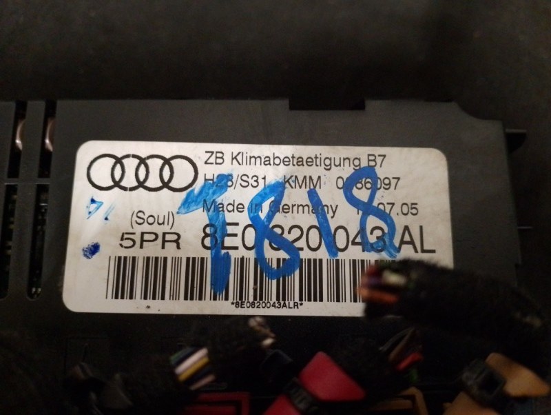 Блок управления климатической установкой на Audi A4 B7 / Ауди А4 Б7 2005-2007г.\nОригинал.\nВ отличном состоянии. \nГарантия на установку и проверку.\nКонтрактная запчасть из Японии. \nОтправим в регионы ТК.\nНа этот автомобиль есть и другие запчасти.