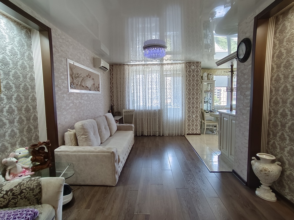 2-к. квартира 77.6 кв.м, 3/12