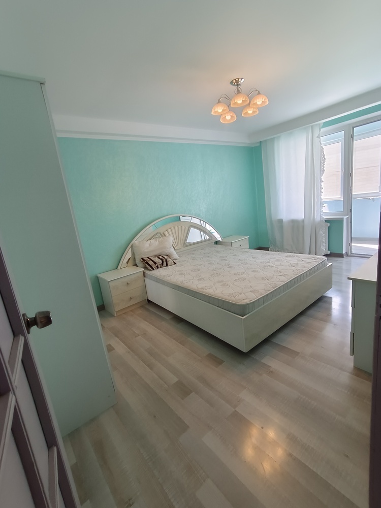 3-к. квартира 80.6 кв.м, 4/9