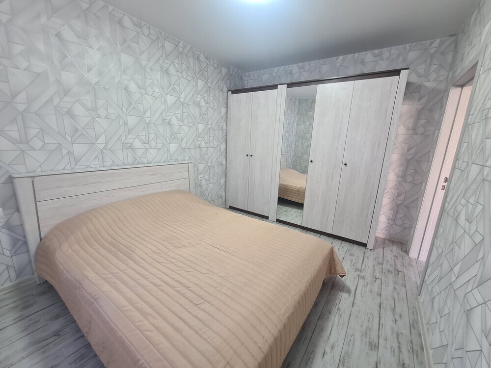 Дом 230 кв.м на участке 6 сот