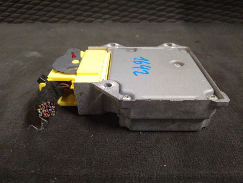 Блок управления AIR BAG на Audi A6 C6 4F / Ауди А6 С6 4Ф 2006-2012г.\nОригинал.\nВ отличном состоянии. Без дефектов.\nГарантия на установку и проверку.\nКонтрактная запчасть из Японии. \nОтправим в регионы ТК.\nНа этот автомобиль есть и другие запчасти.