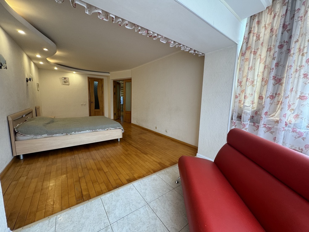 3-к. квартира 96 кв.м, 3/6