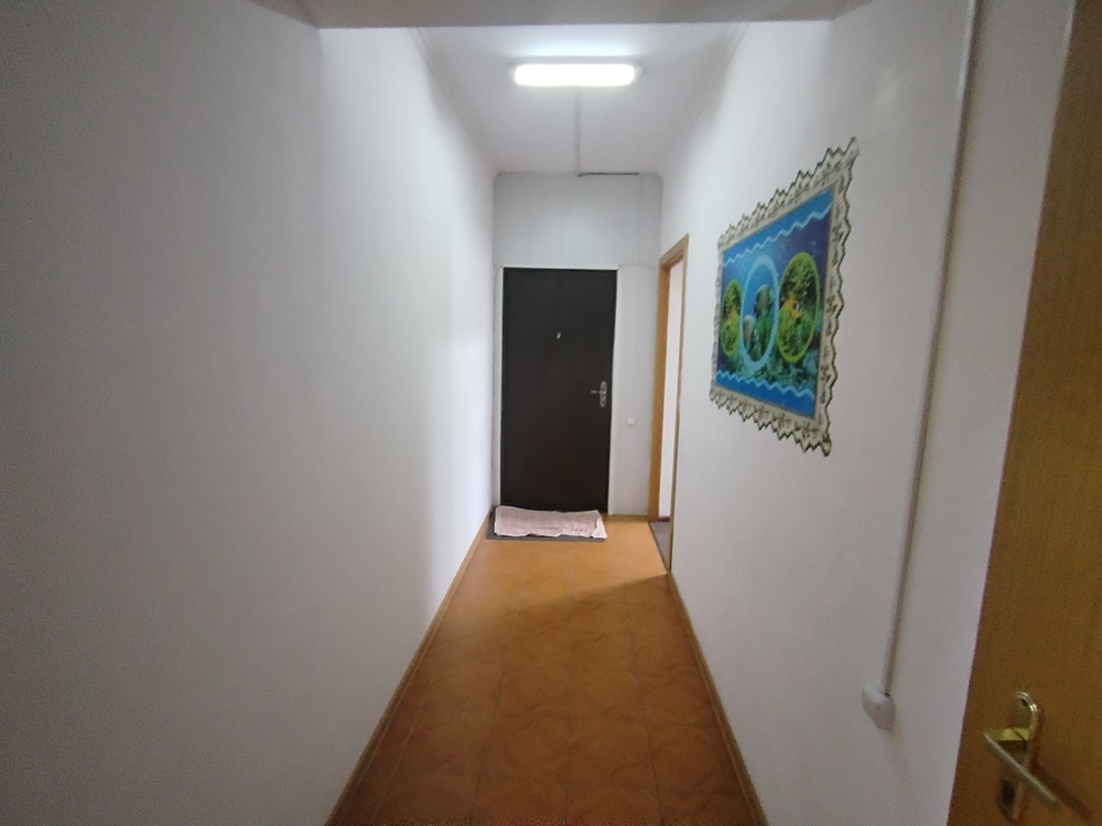 2-к. квартира 75 кв.м, 2/9