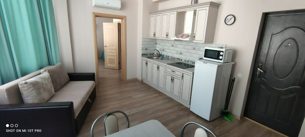 1-к. квартира 42 кв.м, 2/3