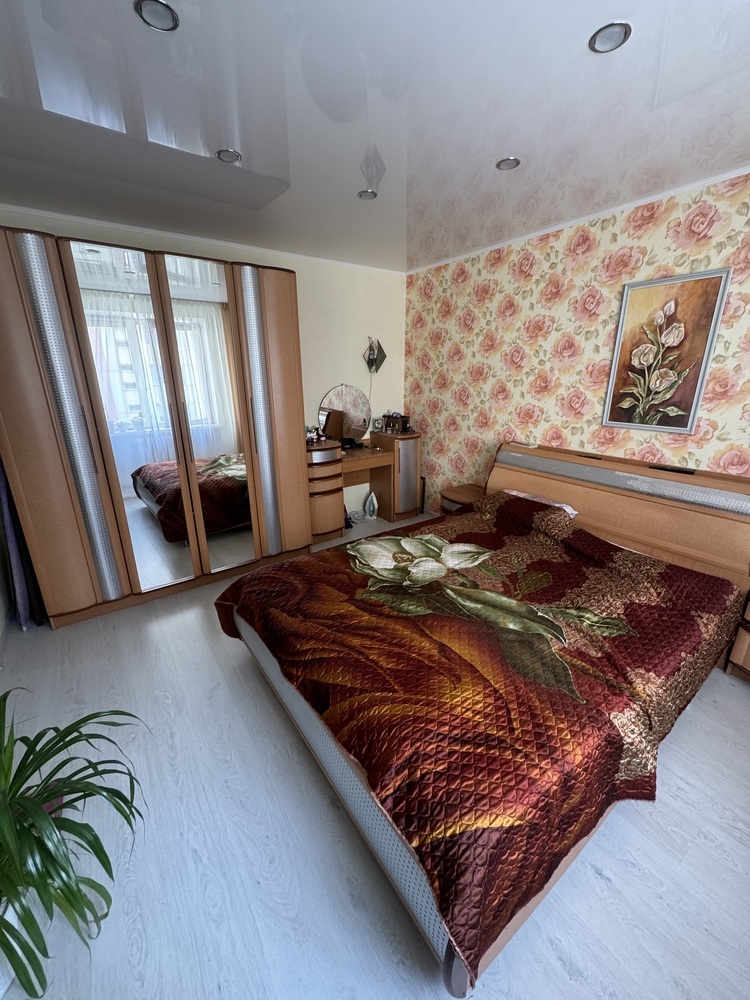 2-к. квартира 73 кв.м, 3/8