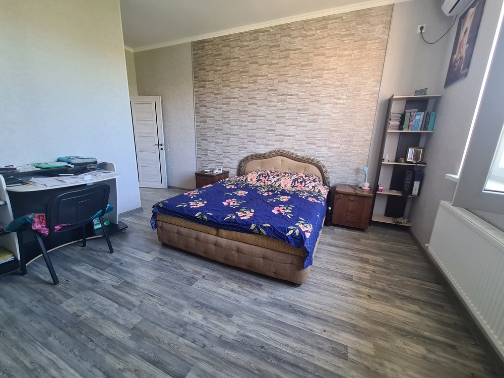 Дом 230 кв.м на участке 6 сот