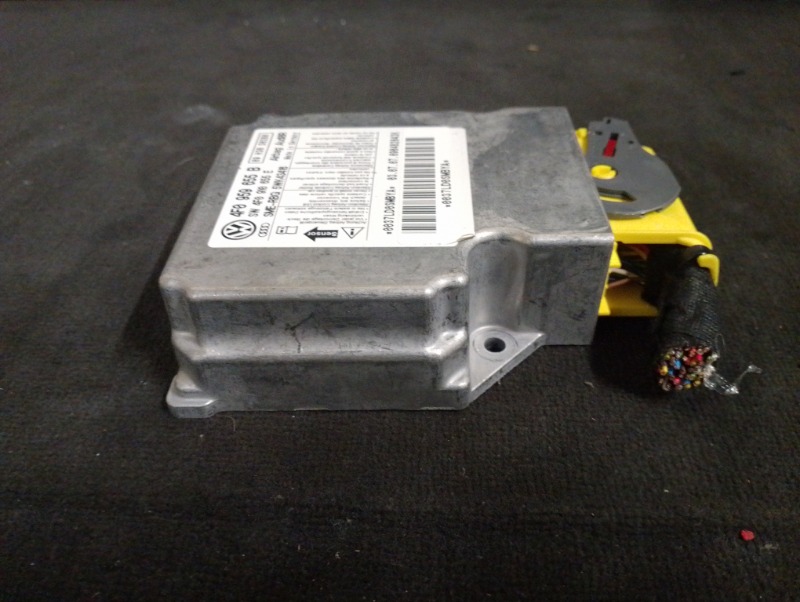 Блок управления AIR BAG на Audi A6 C6 4F / Ауди А6 С6 4Ф 2006-2012г.\nОригинал.\nВ отличном состоянии. Без дефектов.\nГарантия на установку и проверку.\nКонтрактная запчасть из Японии. \nОтправим в регионы ТК.\nНа этот автомобиль есть и другие запчасти.