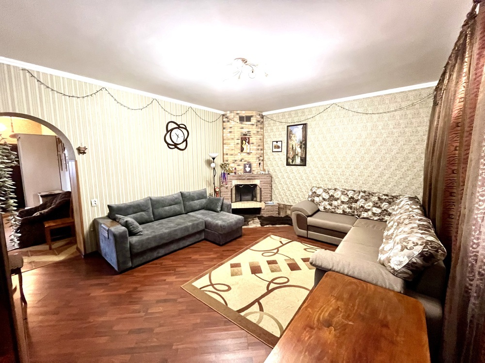 Дом 329 кв.м на участке 10 сот