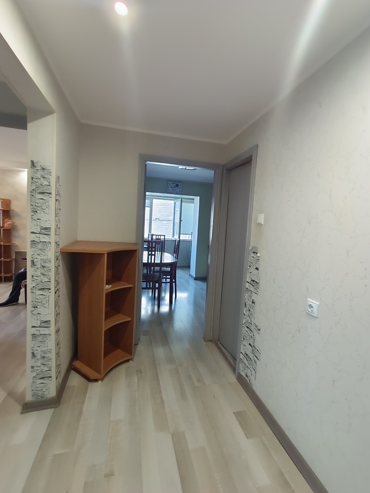 3-к. квартира 80.6 кв.м, 4/9