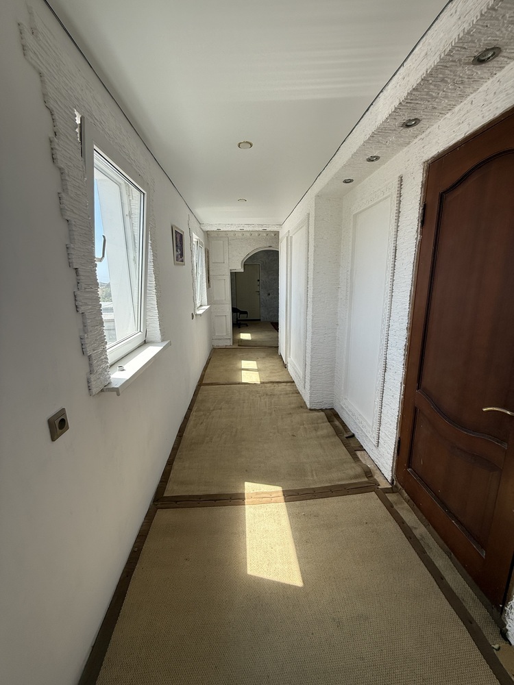 Дом 230 кв.м на участке 4 сот
