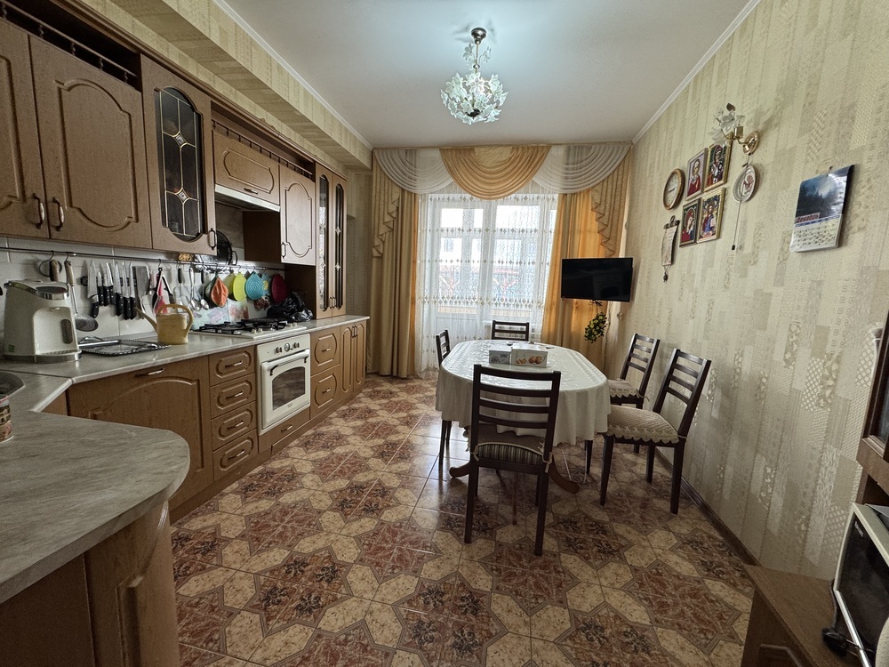 Дом 502 кв.м на участке 8 сот