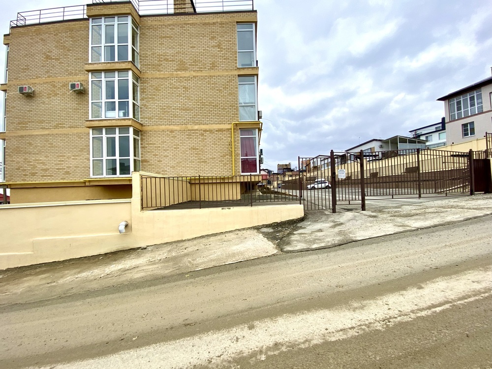2-к. квартира 60.7 кв.м, 1/3