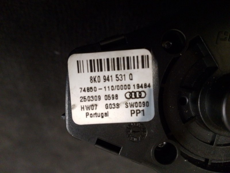 Переключатель света фар на Audi A4 B8 / Ауди А4 Б8 2007-2015г.\nОригинал. \nВ отличном состоянии. Без дефектов. \nКонтрактная запчасть из Японии.\nОтправим в регионы ТК.\nПрименимость:\nAudi A4 [B8] 2007-2015\nAudi A4 [B8] Allroad 2010-2015\nAudi A5/S5 [8