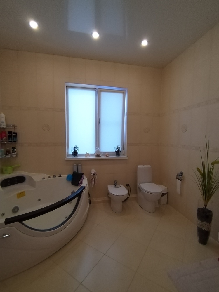 Дом 206 кв.м на участке 4.8 сот