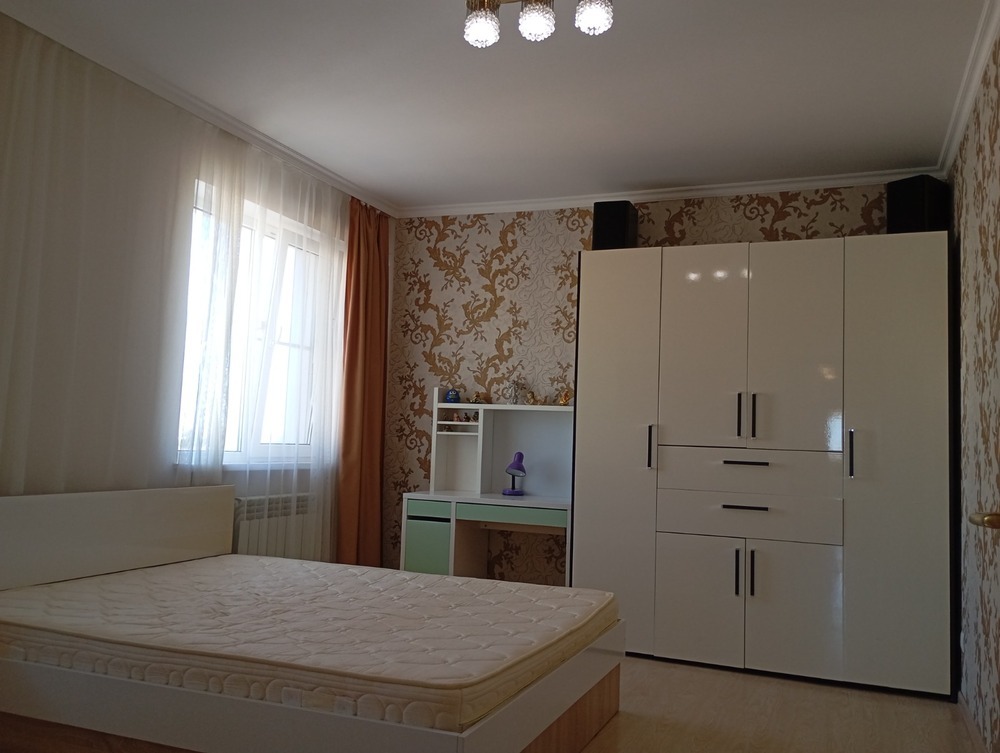 2-к. квартира 76.7 кв.м, 8/9