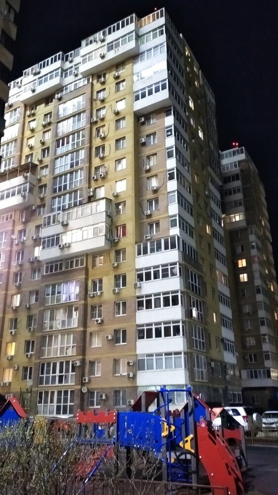 2-к. квартира 79 кв.м, 17/17