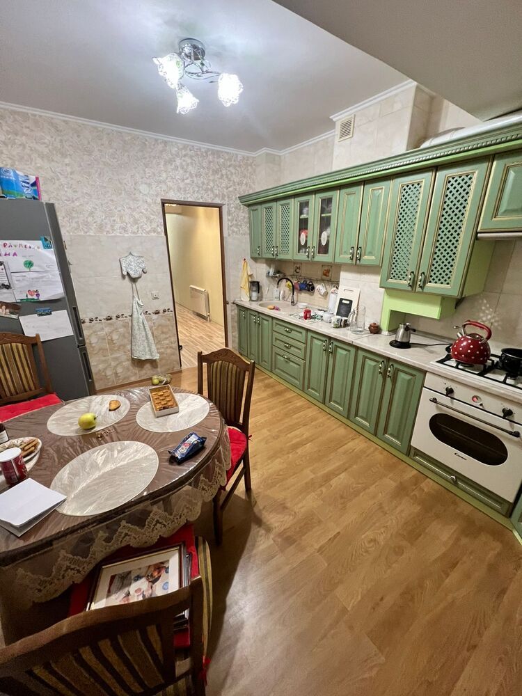 2-к. квартира 72 кв.м, 4/6