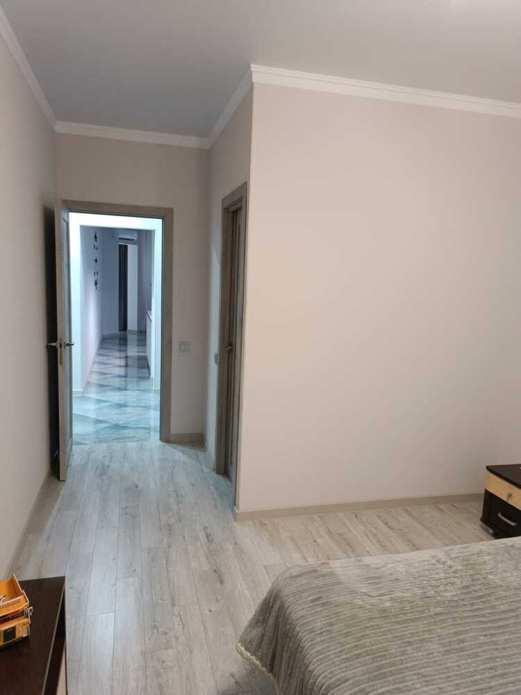 2-к. квартира 73 кв.м, 1/4