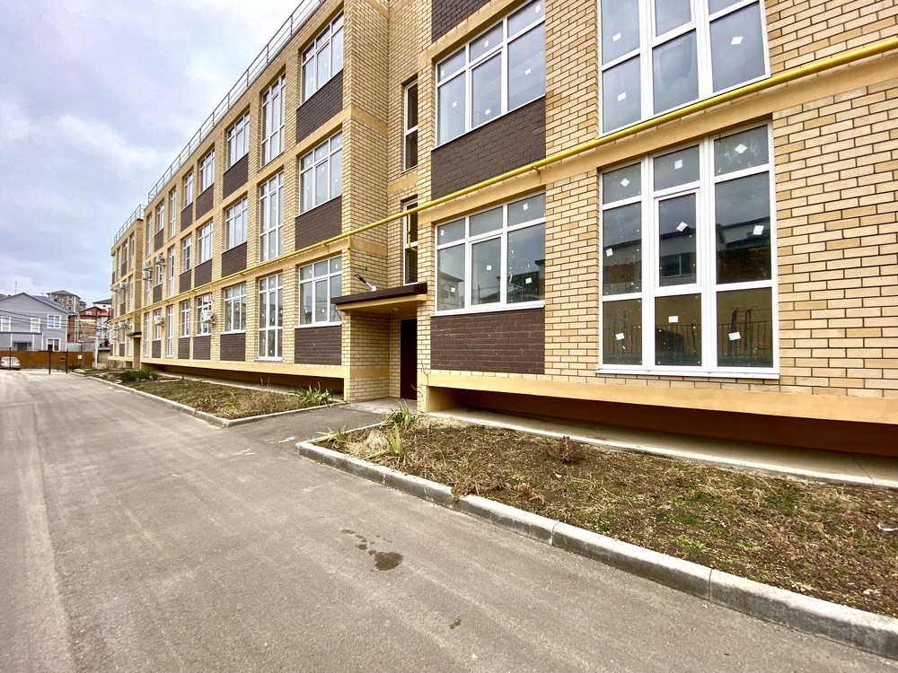 2-к. квартира 60.7 кв.м, 1/3