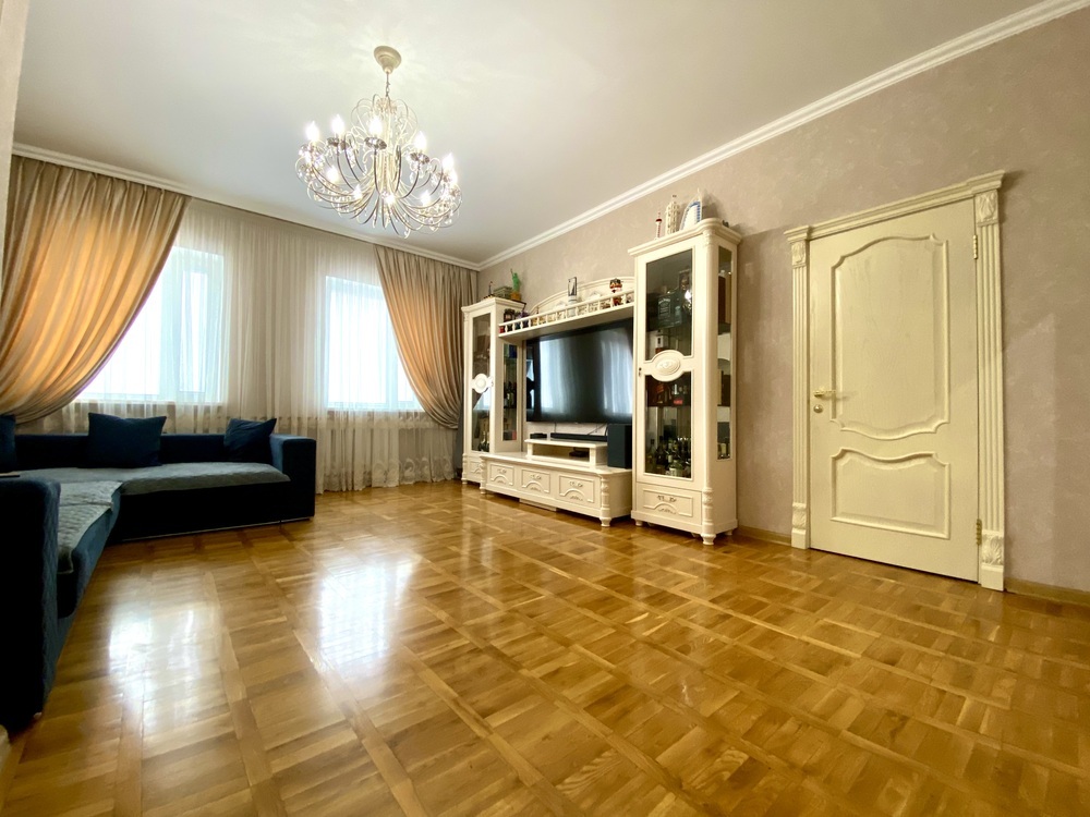 5-к. квартира 159 кв.м, 1/10