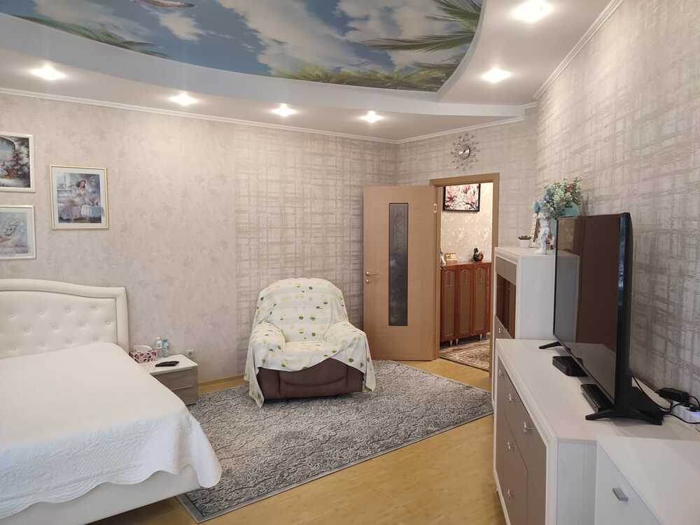 2-к. квартира 90 кв.м, 2/9