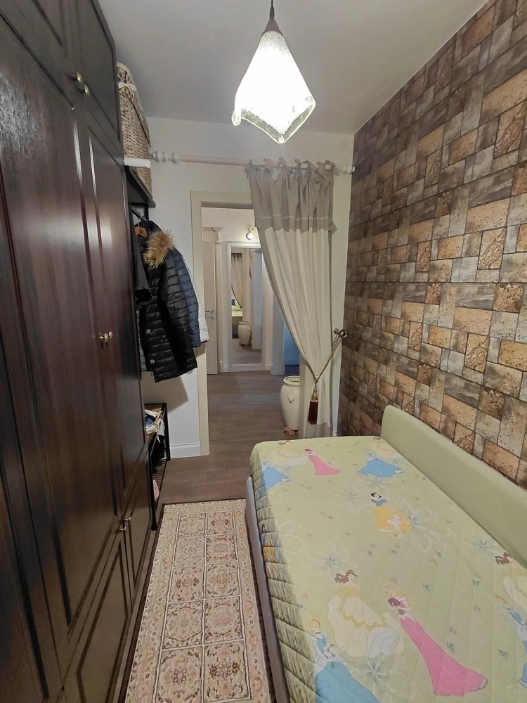 2-к. квартира 67 кв.м, 2/4