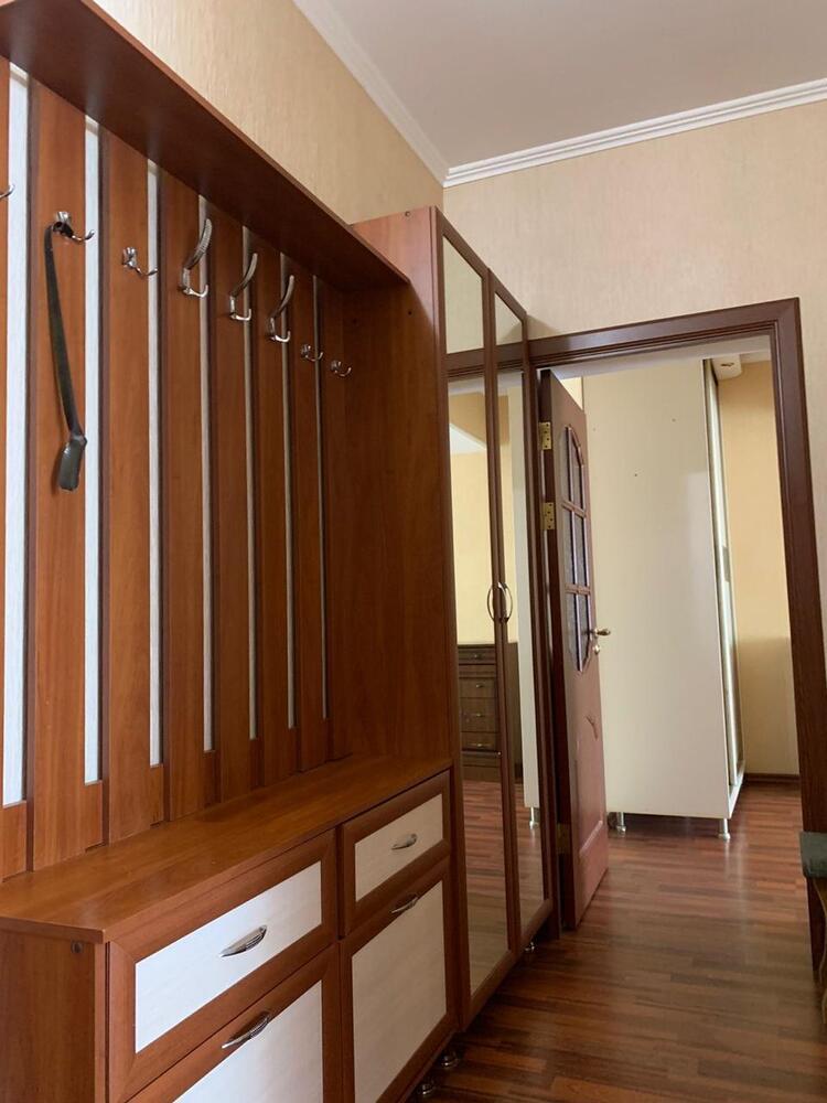1-к. квартира 67.3 кв.м, 2/6