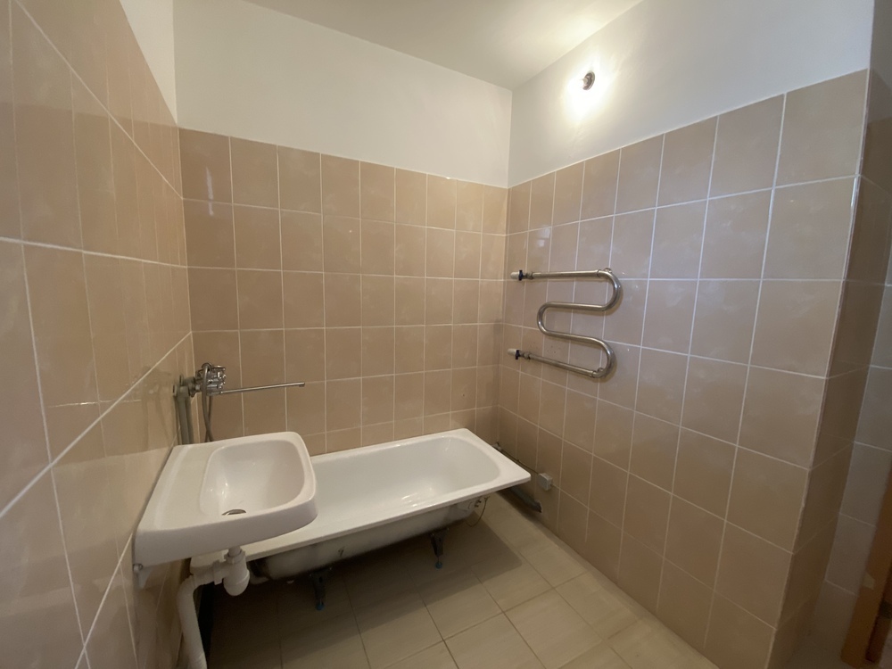 3-к. квартира 105 кв.м, 2/16