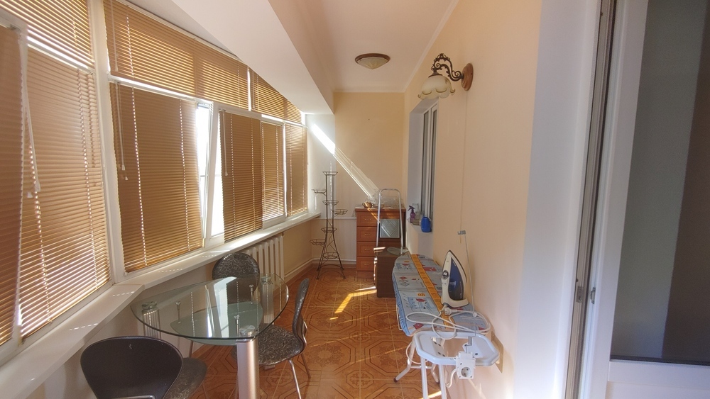 2-к. квартира 65 кв.м, 4/6