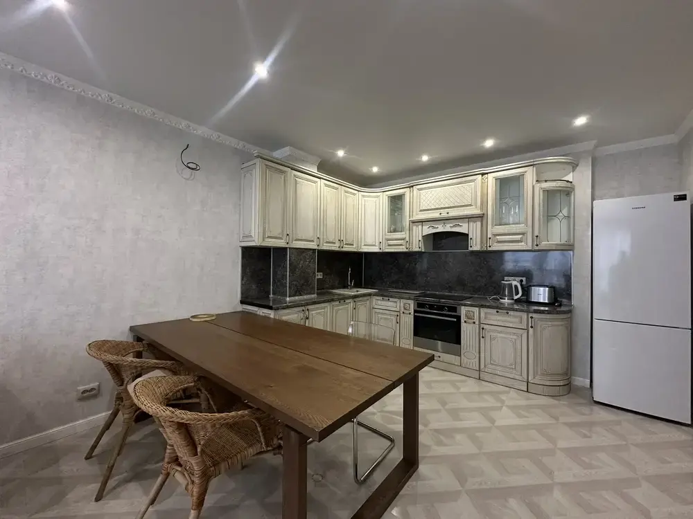 3-к. квартира 105 кв.м, 2/9
