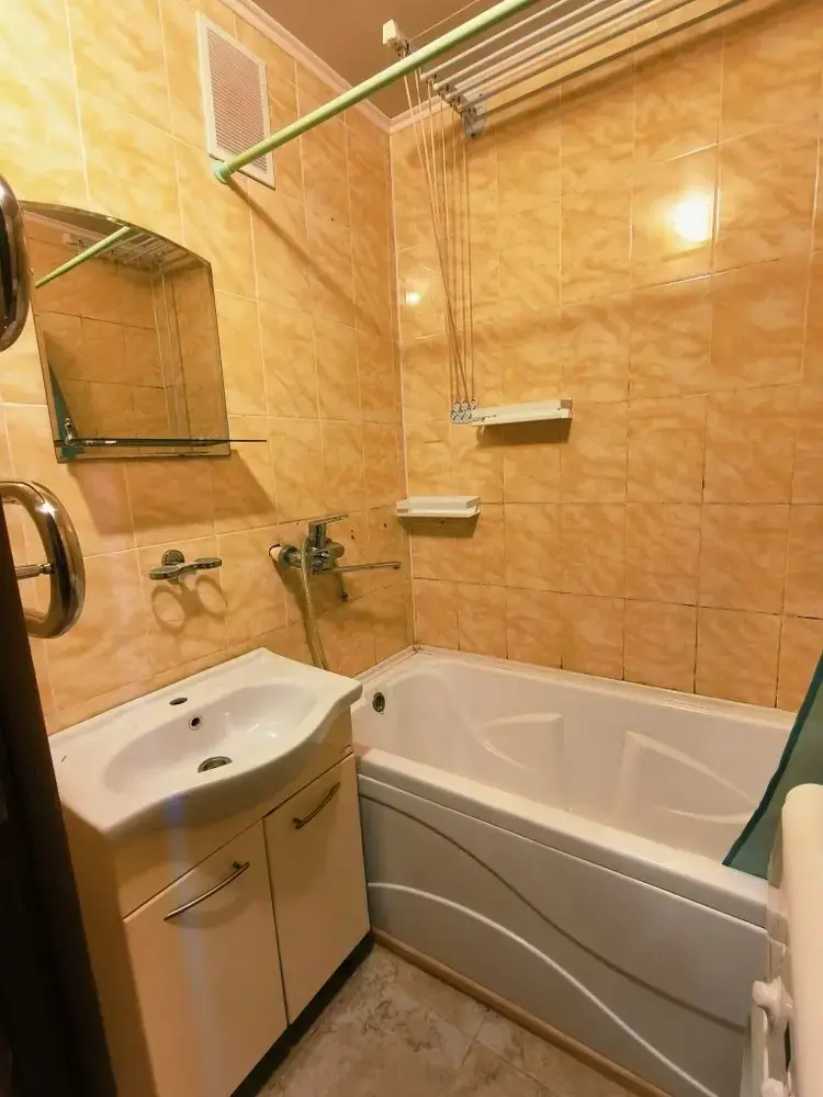 2-к. квартира 64 кв.м, 9/9