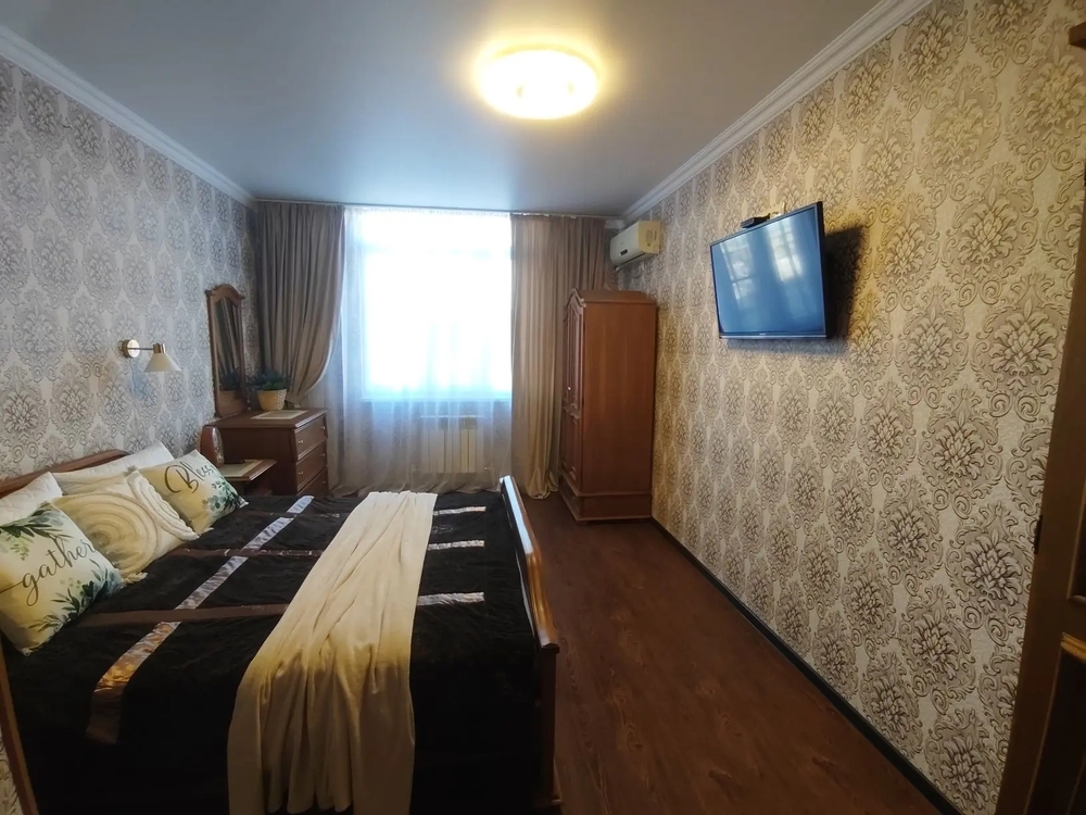 1-к. квартира 42 кв.м, 2/9