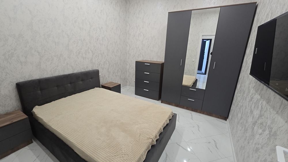 2-к. квартира 50 кв.м, цоколь/8