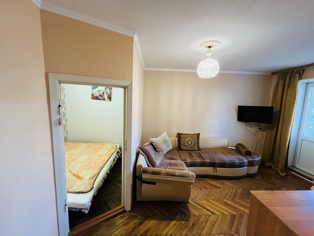 1-к. квартира 30 кв.м, 2/4