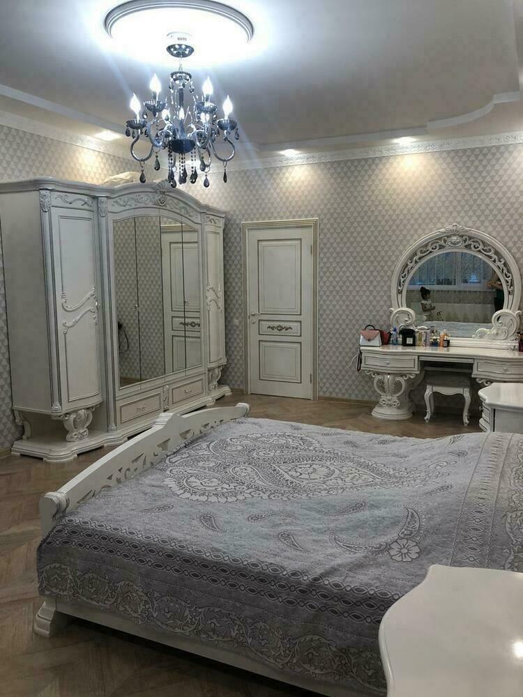 3-к. квартира 165 кв.м, 4/4