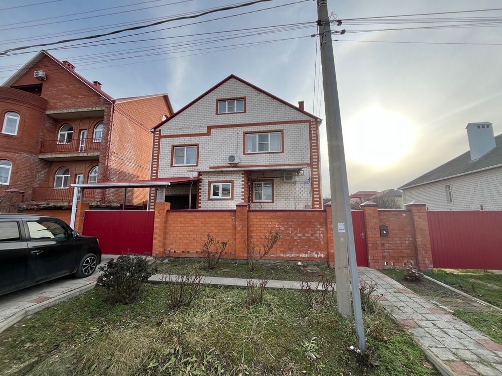 Дом 329 кв.м на участке 10 сот