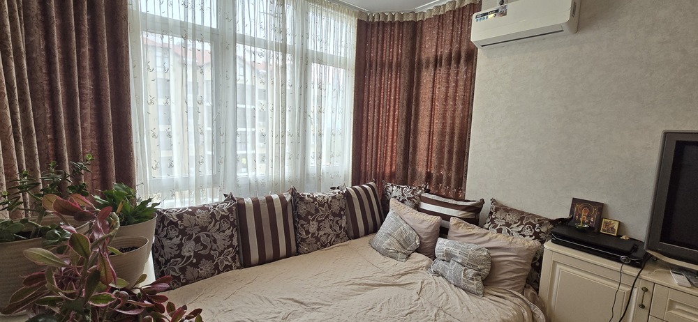 2-к. квартира 63 кв.м, 13/15