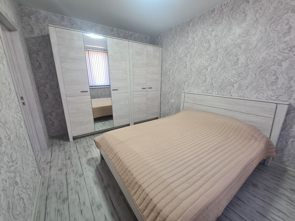 Дом 230 кв.м на участке 6 сот